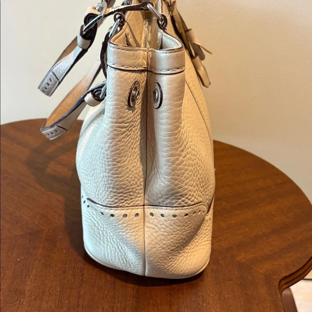Coach  5055  Hampton satchel  pebbled leather  light tan / perforations  EUC